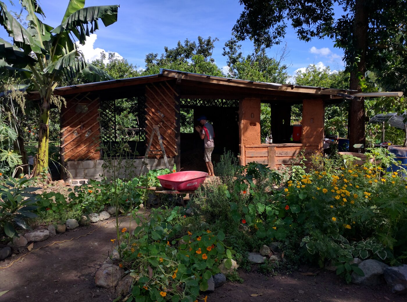 Casa de campo abierta terminada en Rancho Baiguate, estructura de quincha